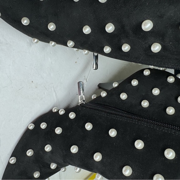 Elegant Black heeled faux suede Ankle Boots Pearl embellished Accents 10 NWOT - Picture 7 of 10